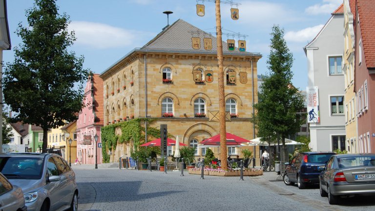 Rathaus, Maibaum Wassertrüdingen